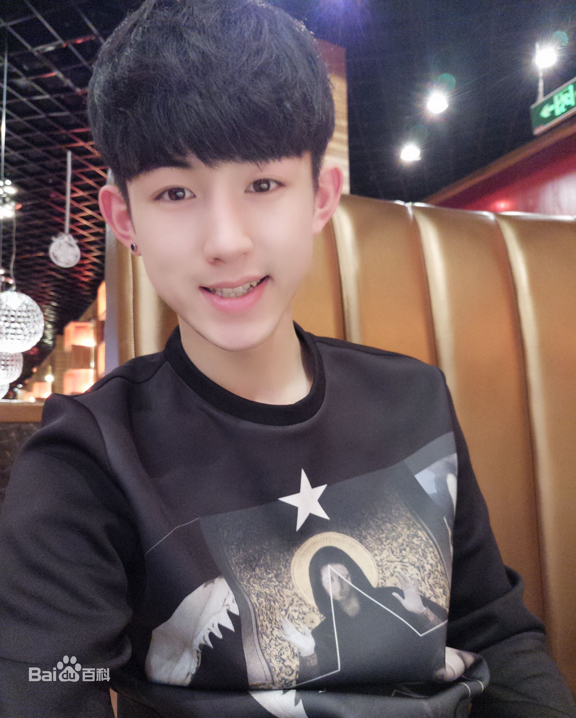 http://www.119127.cn/pics/star/pic/c93442193c48b5f1ea37726aa9ea0c00.jpg