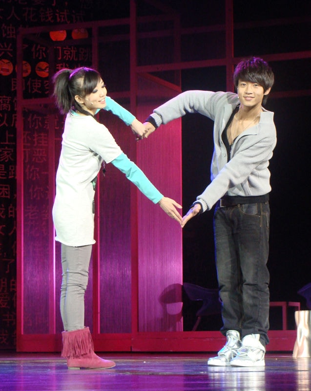 http://www.119127.cn/pics/star/pic/ca2af4bf7f3749839cff15cf47a2e667.jpg