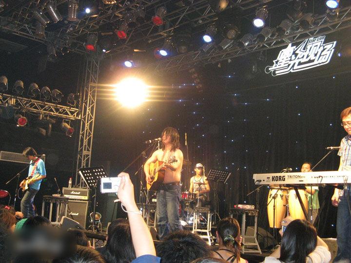 http://www.119127.cn/pics/star/pic/ca722f08b2751d8025f83f967dcbe1cd.jpg