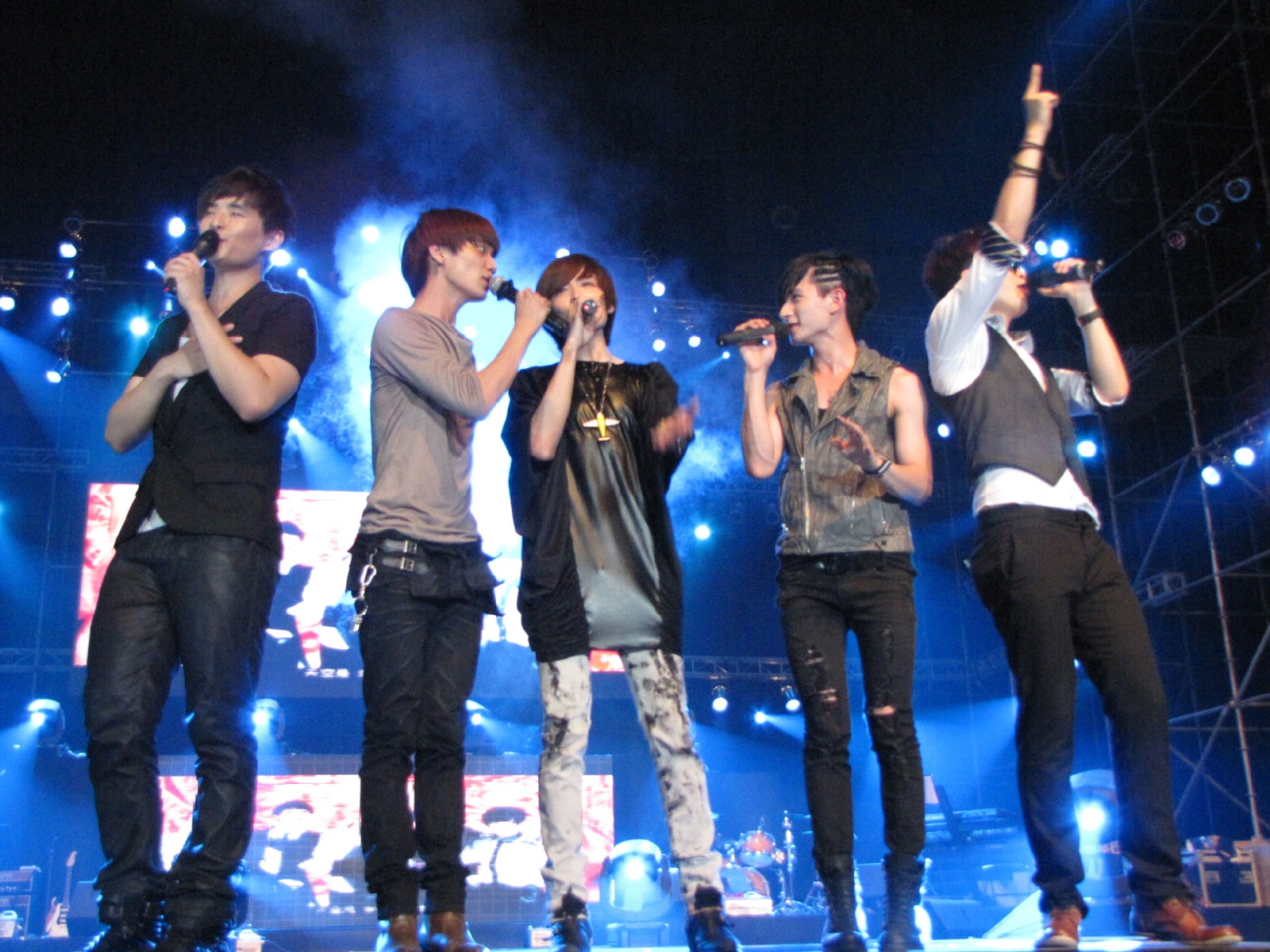 http://www.119127.cn/pics/star/pic/cca5/05c4d91caaa1043475bb77b7babd.jpg