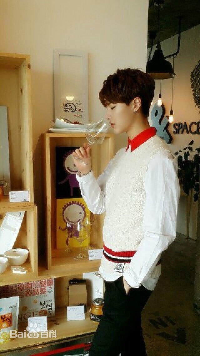 http://www.119127.cn/pics/star/pic/ceef0b0eda60cbf1987cc14ece704fff.jpg