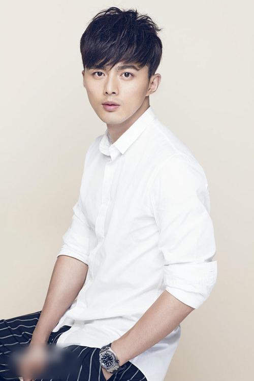 http://www.119127.cn/pics/star/pic/d145bf118153fe3ceb55160735288eb2.jpg