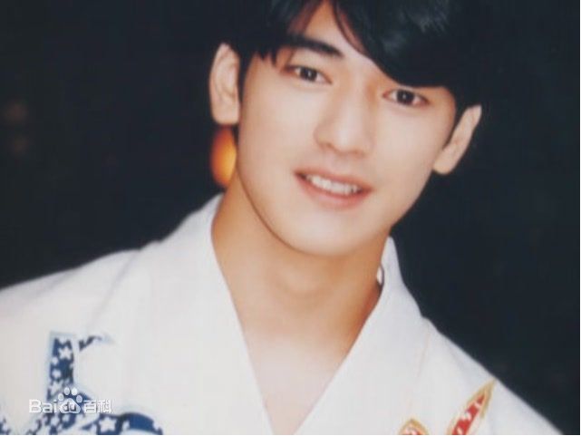 http://www.119127.cn/pics/star/pic/d20a4c930a4b051988cd4a3db8cc34a1.jpg