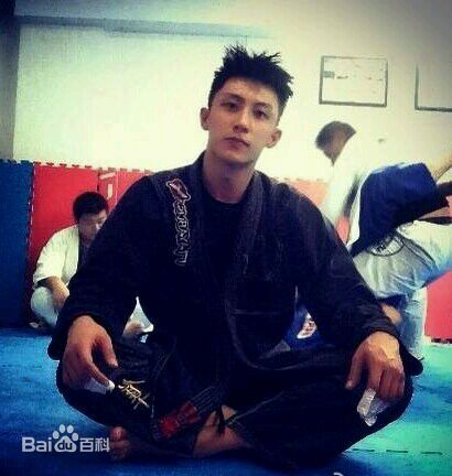 http://www.119127.cn/pics/star/pic/d240f323b35a6a3b86f0b637e9600f5f.jpg