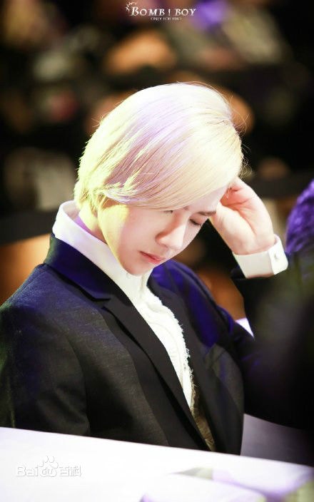 http://www.119127.cn/pics/star/pic/d95e4b5ece2e0e3851fdf2a9e9e753f7.jpg