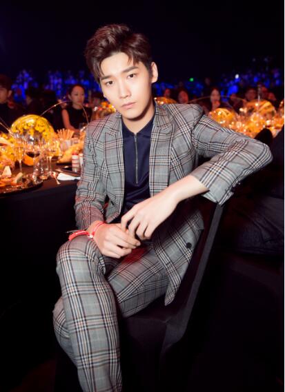http://www.119127.cn/pics/star/pic/da0d/2851293d1445ee864aa7d2efc3ab.jpg