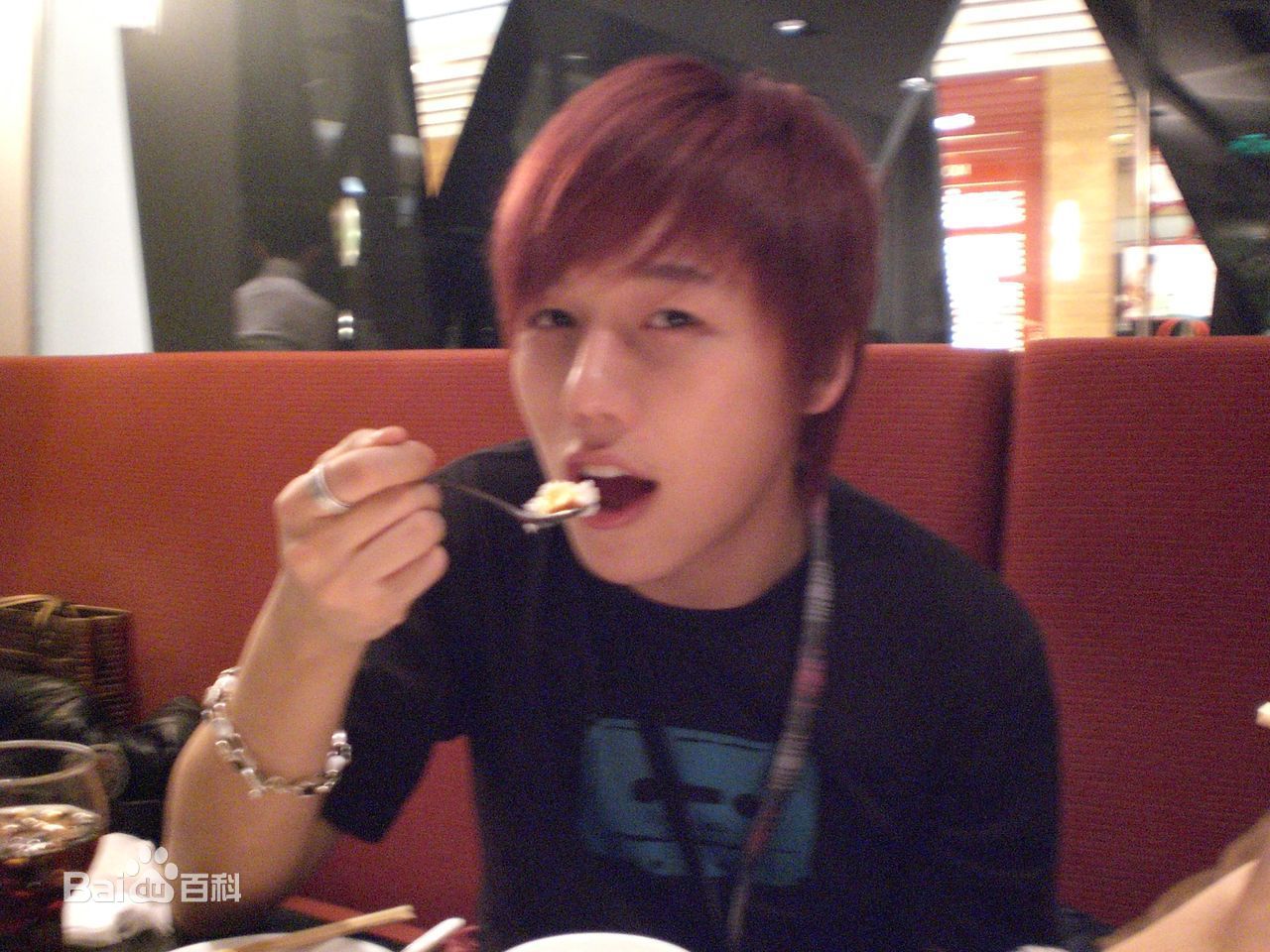 http://www.119127.cn/pics/star/pic/e2210a5690ea041092eca08e1cc66830.jpg