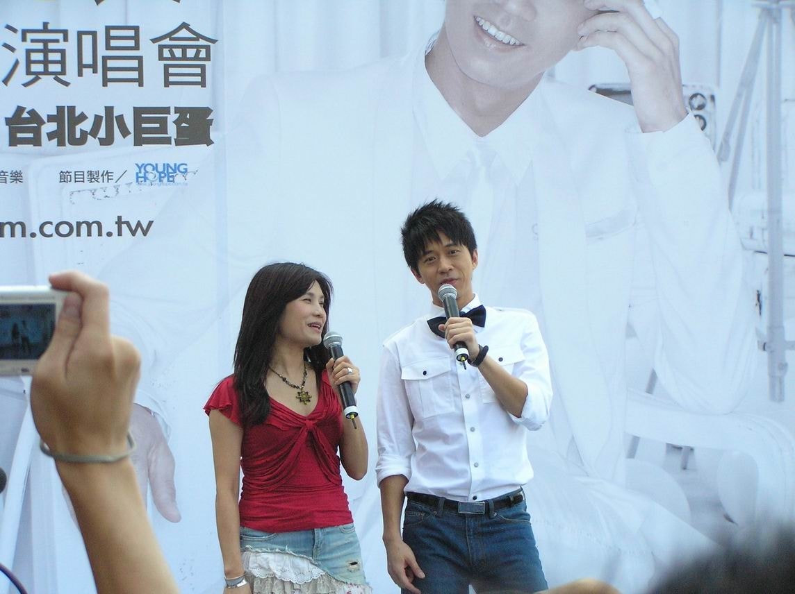 http://www.119127.cn/pics/star/pic/e24b26129236378ff782731fb9ab0e25.jpg