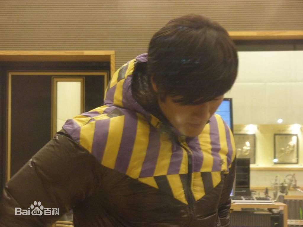 http://www.119127.cn/pics/star/pic/e38ef5673aabacaf30cd18b58186daf9.jpg