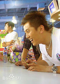 http://www.119127.cn/pics/star/pic/e77643b134136654632568022c3a0c34.jpg