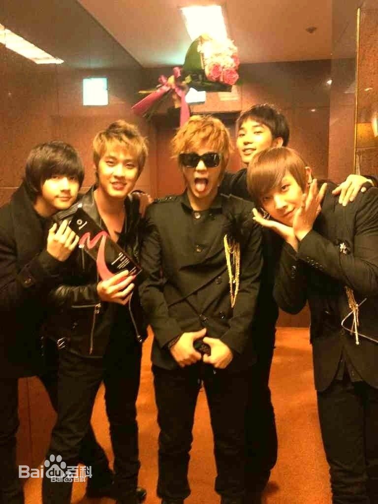 http://www.119127.cn/pics/star/pic/ecf798b08cce0d24d8eb2ba789c6a45a.jpg