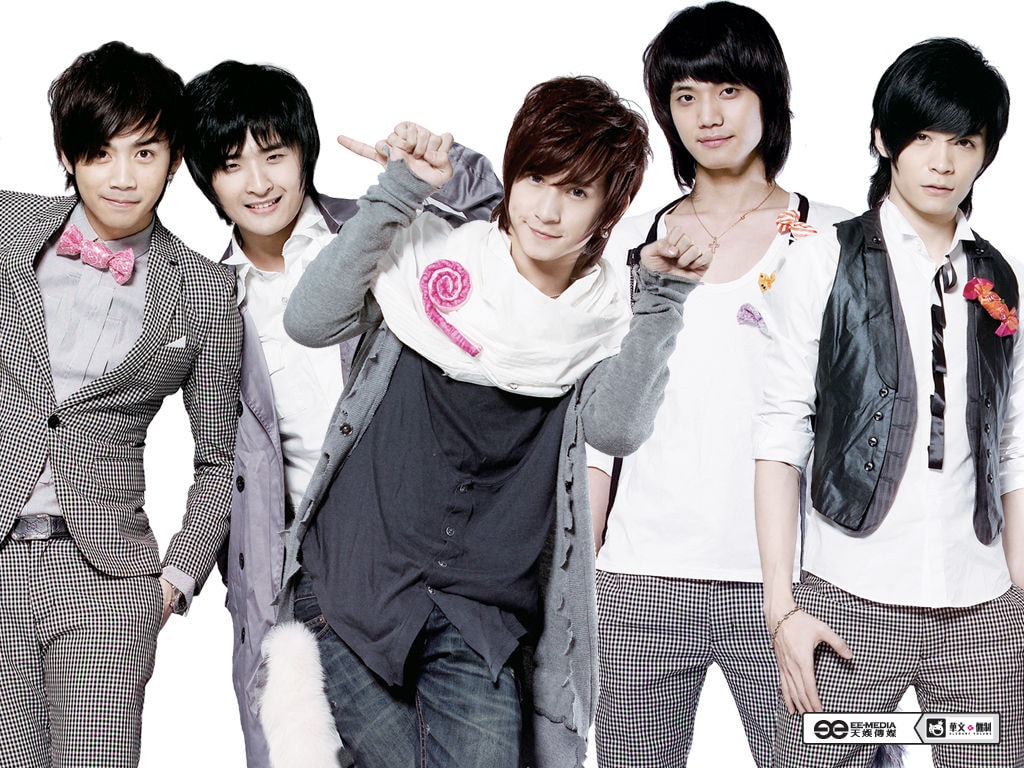 http://www.119127.cn/pics/star/pic/ed32/a08e92f861e3e17c469251f8ba37.jpg