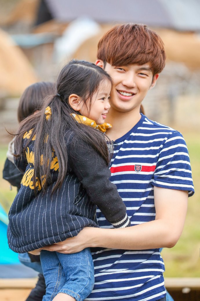 http://www.119127.cn/pics/star/pic/ef88867fbc8f0c65831d3b7b785efeb9.jpg
