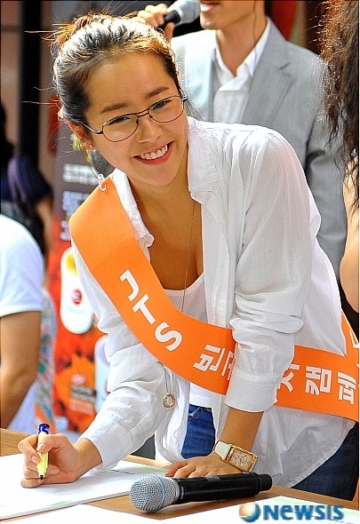 http://www.119127.cn/pics/star/pic/f07d1e4916cea6d58117b4bcbdd0d782.jpg