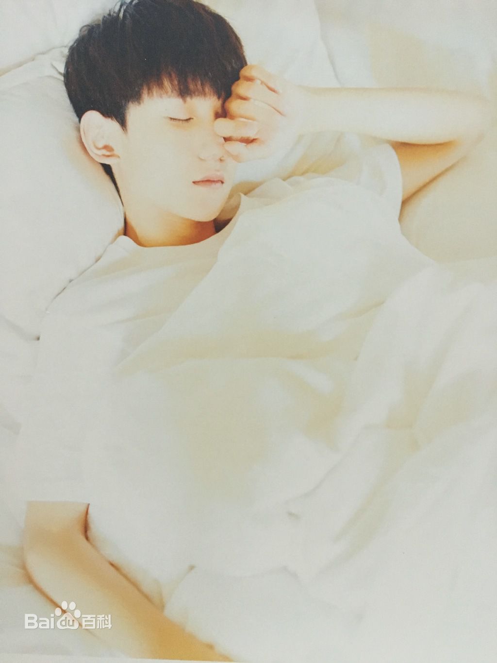 http://www.119127.cn/pics/star/pic/f5a2a7a4e270e3445f953ca06dddd61d.jpg