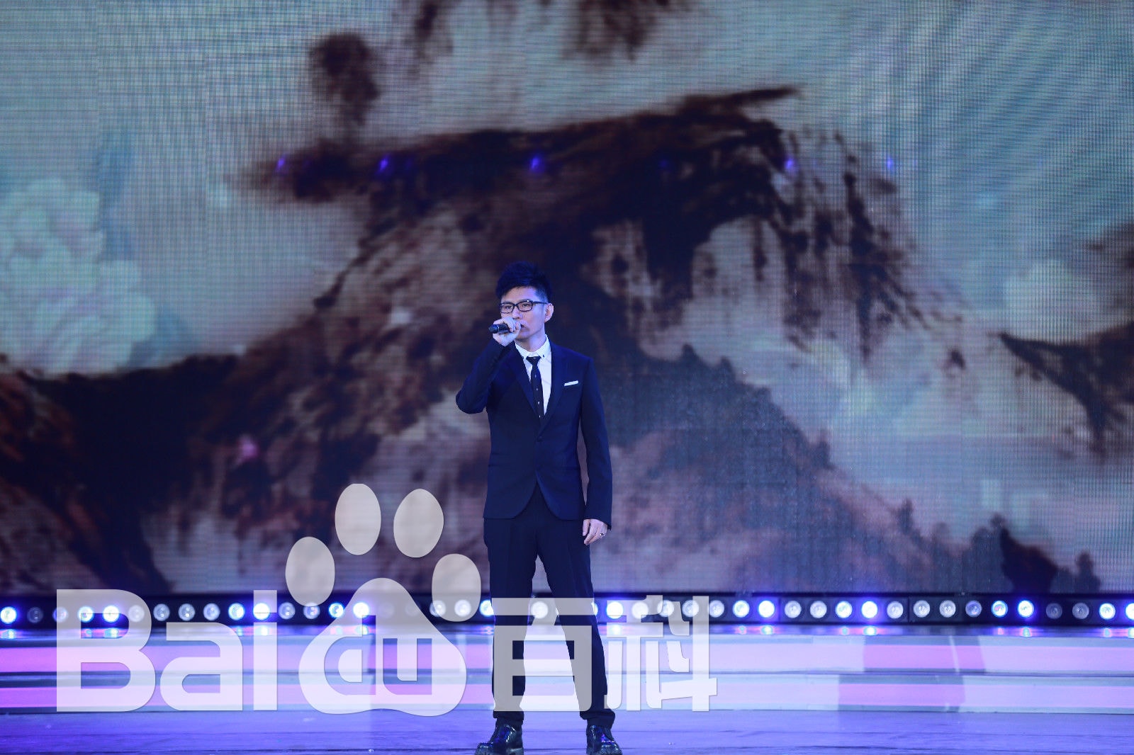 http://www.119127.cn/pics/star/pic/f5b26ec3244031601fc2b6721486ea4e.jpg