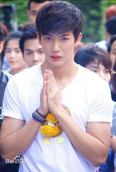 http://www.119127.cn/pics/star/pic/f7e4449b849871129a142cf0277549e7.jpg