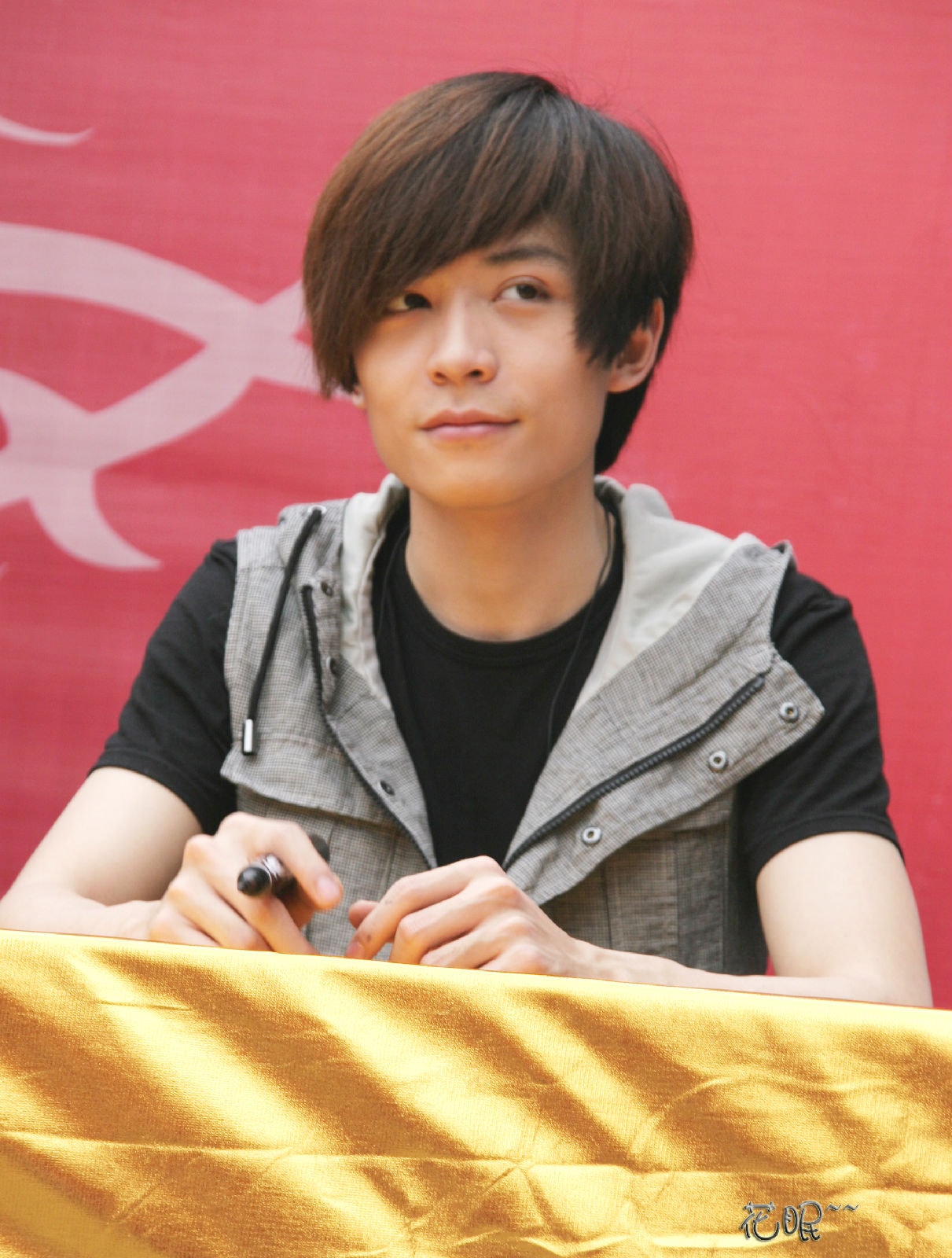 http://www.119127.cn/pics/star/pic/fa8a/94ce21942c44c45a657a6d674dfa.jpg