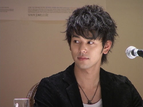 http://www.119127.cn/pics/star/pic/fc5e/689bd06ed8b50aee261200d323a5.jpg